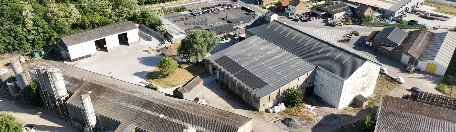 depot-waremme-vue-aerienne-panneaux-photovoltaiques