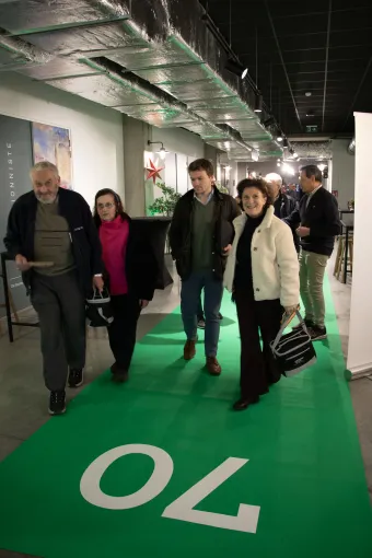 photo repr&eacute;sentant des coop&eacute;rateurs &agrave; l'entr&eacute;e